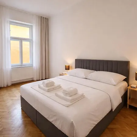 Lidicka 31 ,2 Bedrooms ,8 Guests ,near Center *