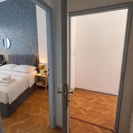 Lidicka 31 ,2 Bedrooms ,8 Guests ,near Center Daire *
