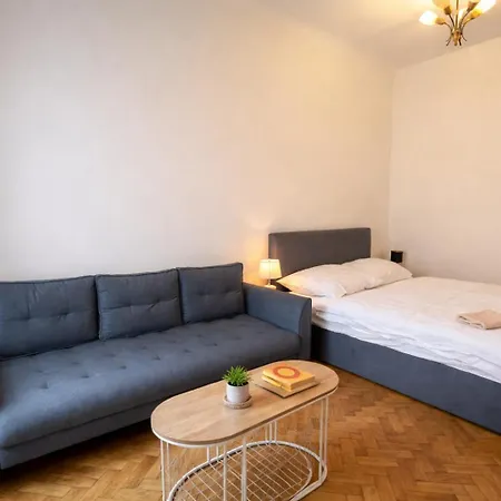 Lidicka 31 ,2 Bedrooms ,8 Guests ,near Center